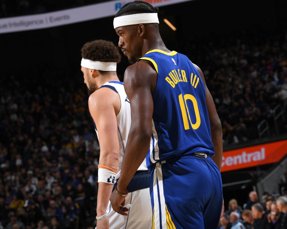 一座球场的 一座球场的